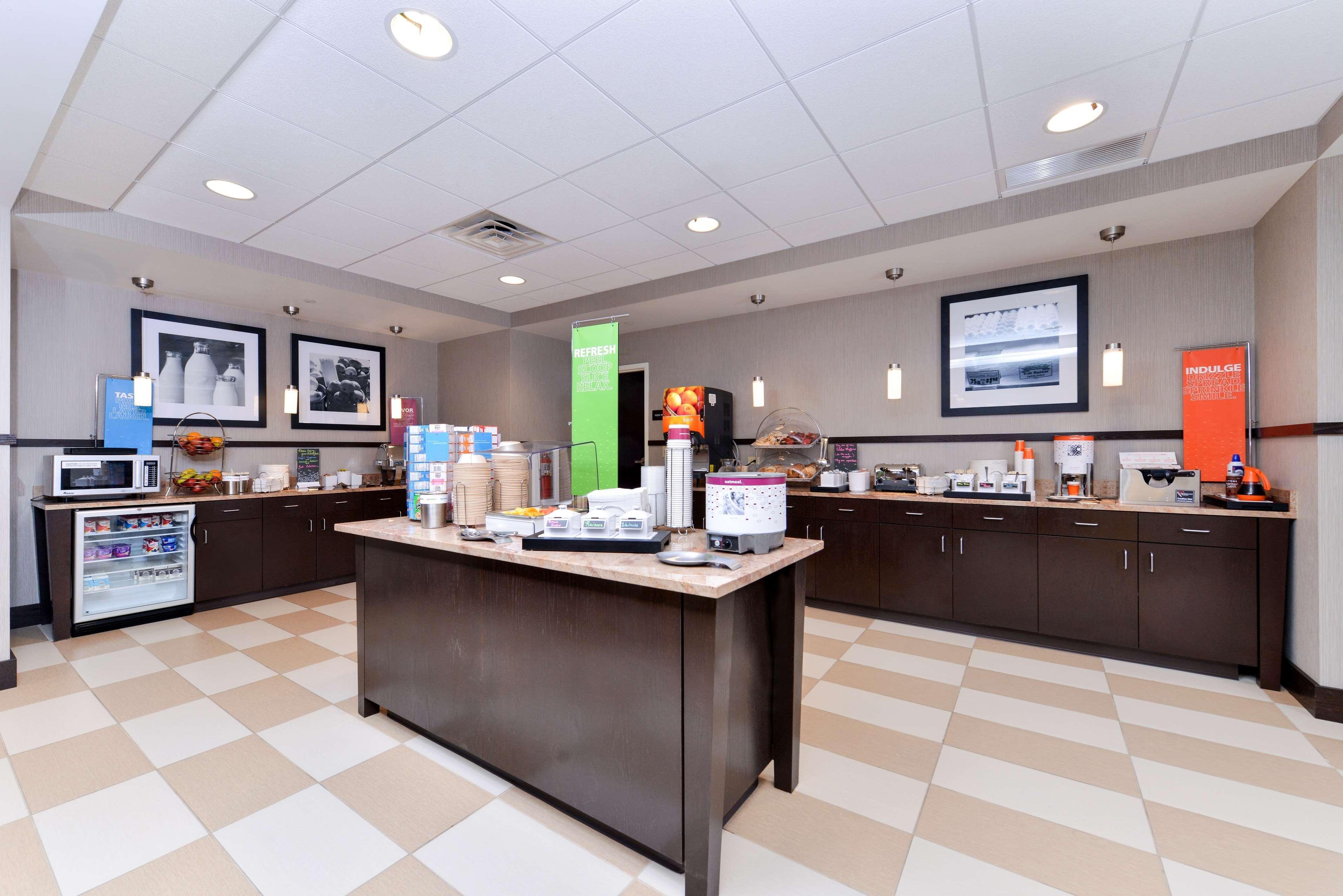 Hampton Inn & Suites California University-Pittsburgh Coal Center Extérieur photo